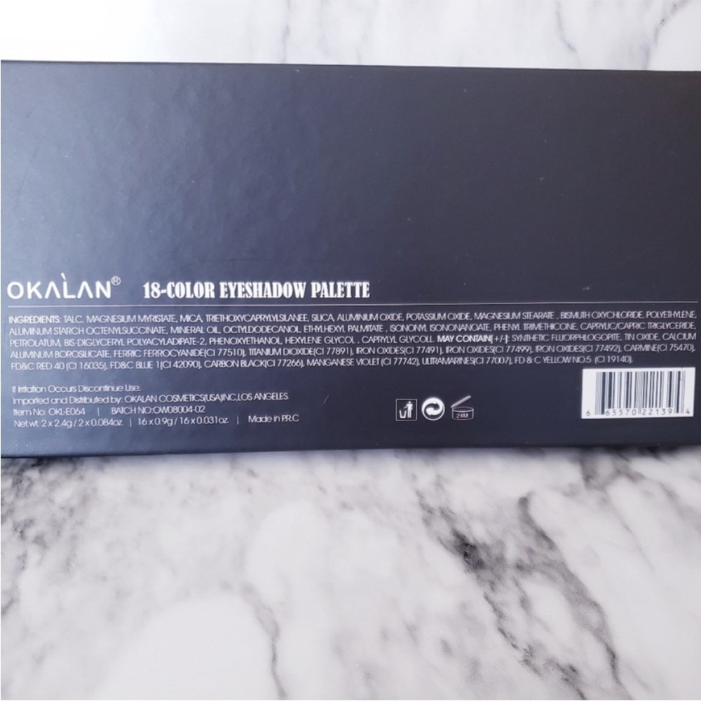 Chic Dark Color Eyeshadow Palette 18
Color Urban Memory with Mirror - Picture 5 of 7